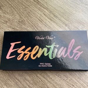 Violet voss essentials pro series eyeshadow palette